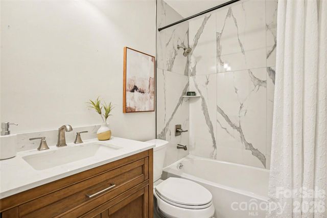 8205 Meadowind Circle, Charlotte, NC 28226