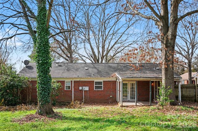 8205 Meadowind Circle, Charlotte, NC 28226