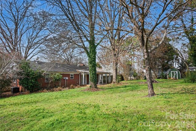 8205 Meadowind Circle, Charlotte, NC 28226