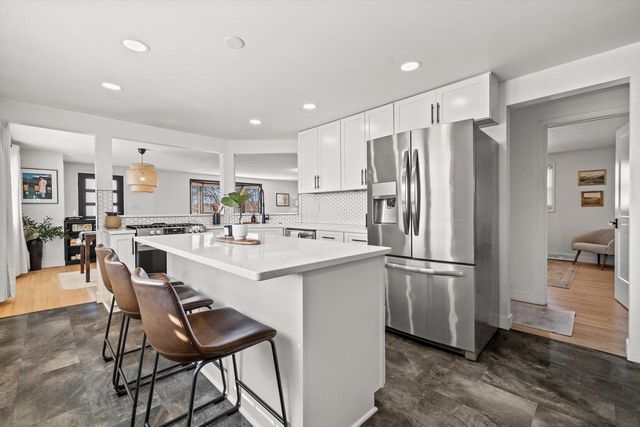 2219 17th AVENUE, Kenosha, WI 53140