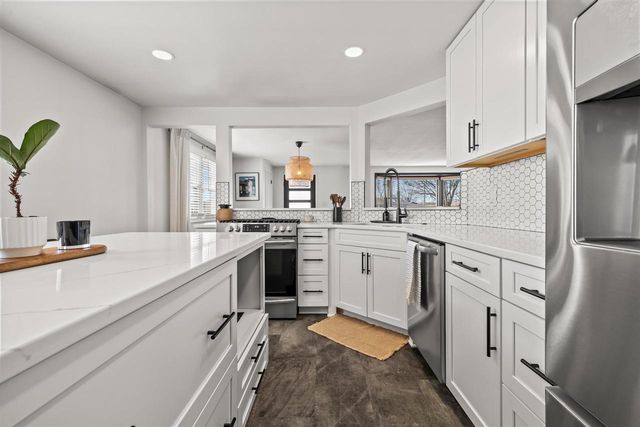 2219 17th AVENUE, Kenosha, WI 53140