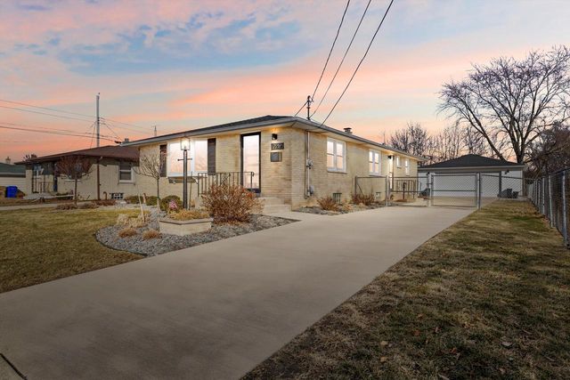 2219 17th AVENUE, Kenosha, WI 53140