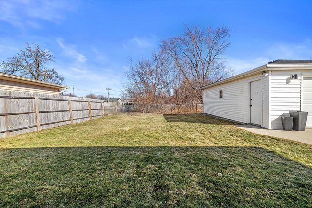 2219 17th AVENUE, Kenosha, WI 53140