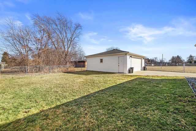 2219 17th AVENUE, Kenosha, WI 53140