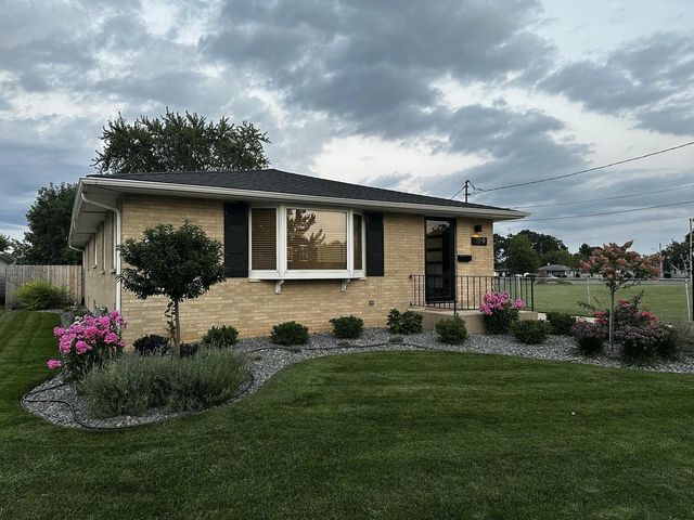 2219 17th AVENUE, Kenosha, WI 53140