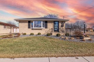 2219 17th AVENUE, Kenosha, WI 53140