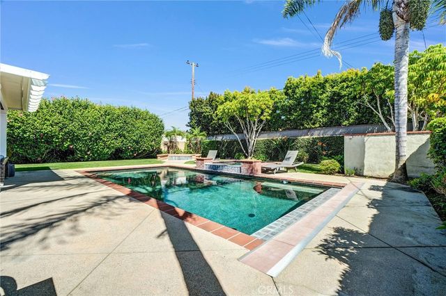 11872 Reagan, Los Alamitos, CA 90720