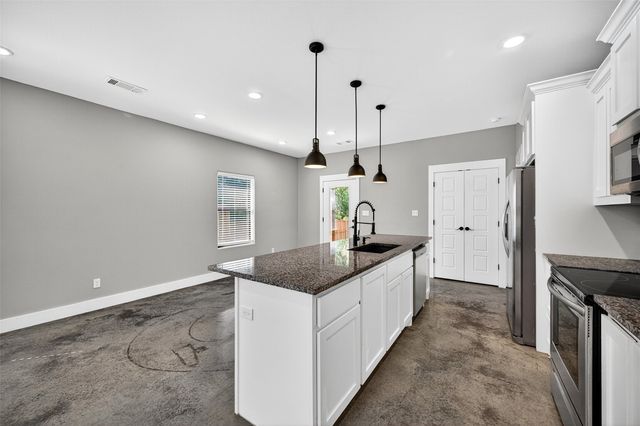 1507 S 7th Avenue, Denison, TX 75021