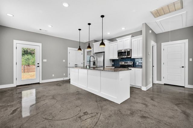 1507 S 7th Avenue, Denison, TX 75021