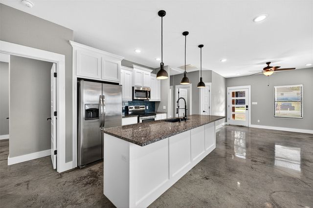 1507 S 7th Avenue, Denison, TX 75021