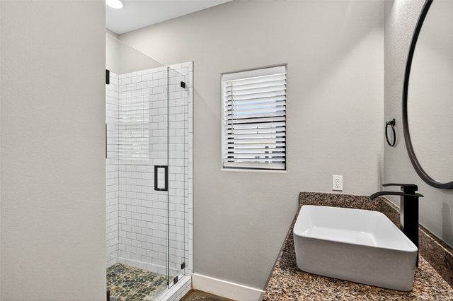 1507 S 7th Avenue, Denison, TX 75021