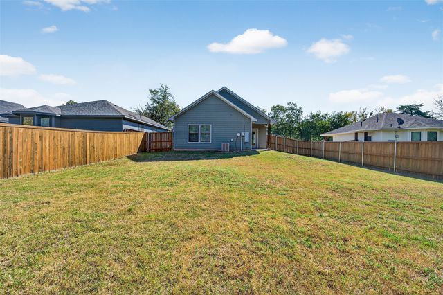 1507 S 7th Avenue, Denison, TX 75021