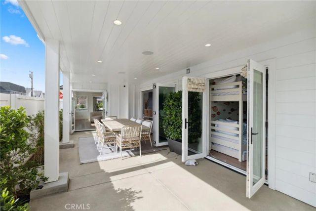 300 Coral Avenue, Newport Beach, CA 92662