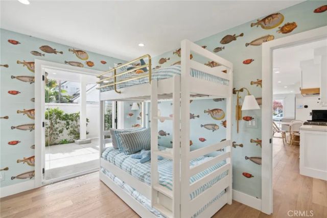 300 Coral Avenue, Newport Beach, CA 92662