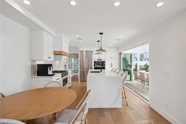 300 Coral Avenue, Newport Beach, CA 92662