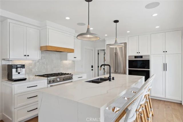 300 Coral Avenue, Newport Beach, CA 92662