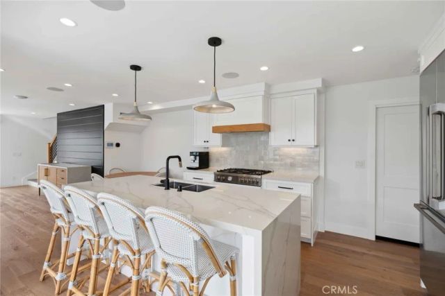 300 Coral Avenue, Newport Beach, CA 92662