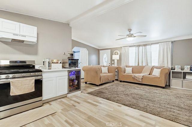7101 Rosecrans E 84, Paramount, CA 90723