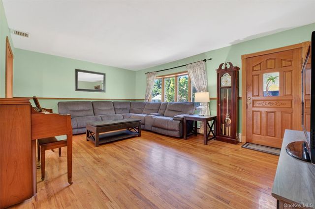 20 Glen Drive, Wappingers Falls, NY 12590