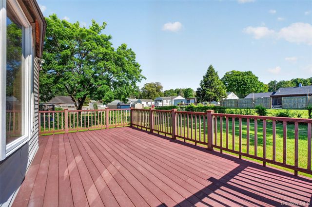 20 Glen Drive, Wappingers Falls, NY 12590