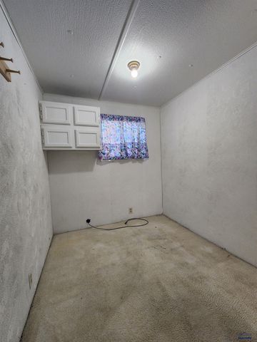 1010 E ST PATRICK, Rapid City, SD 57701