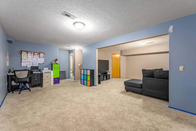 5018 E 27th St N, Wichita, KS 67220