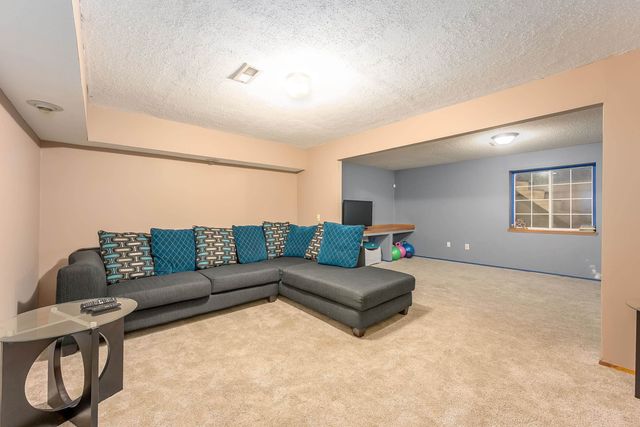 5018 E 27th St N, Wichita, KS 67220