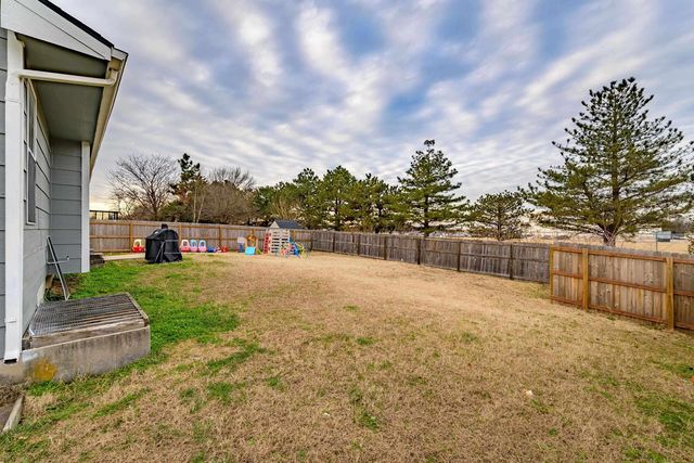 5018 E 27th St N, Wichita, KS 67220