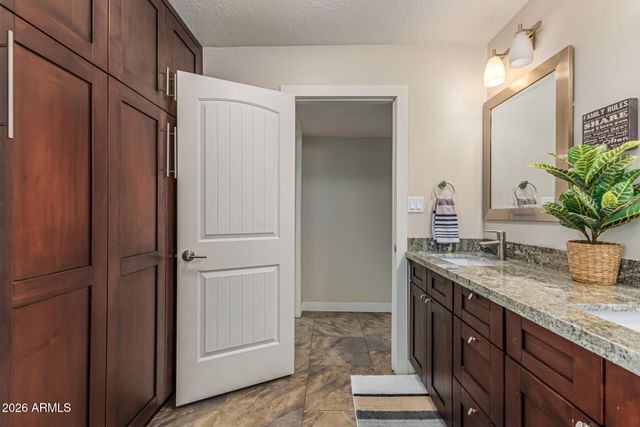 5821 E CACTUS Road, Scottsdale, AZ 85254