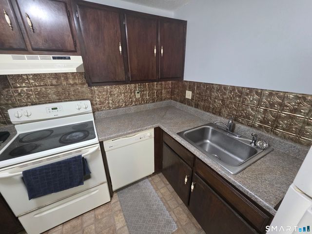 7 Padanaram Road 257, Danbury, CT 06811