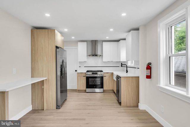 37 WASHINGTON AVE, Berlin, NJ 08009