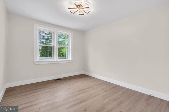 37 WASHINGTON AVE, Berlin, NJ 08009
