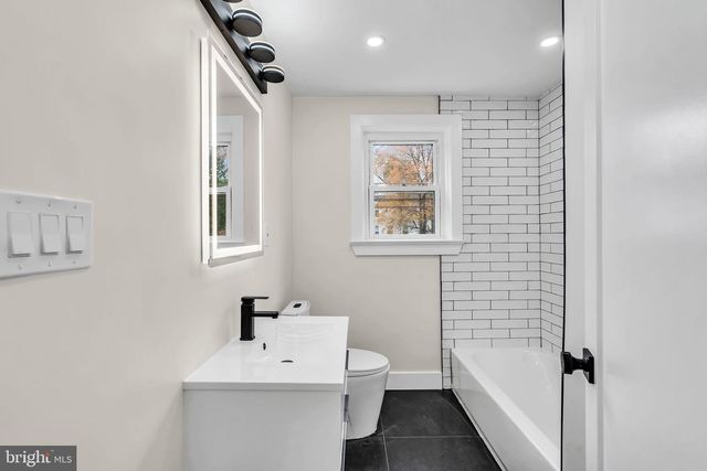 37 WASHINGTON AVE, Berlin, NJ 08009