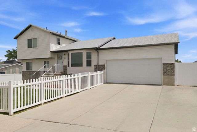 3867 S DITSIE DR, Magna, UT 84044