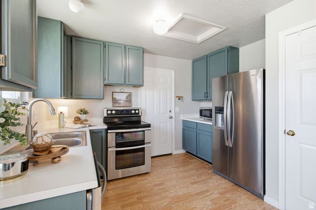 3867 S DITSIE DR, Magna, UT 84044