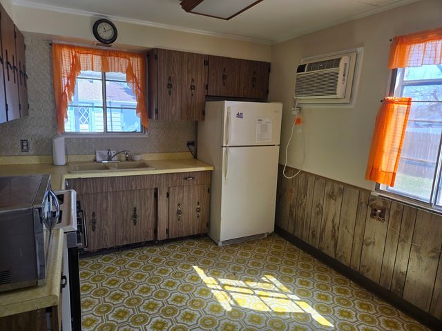 17557 Sycamore Drive, Homewood, IL 60430