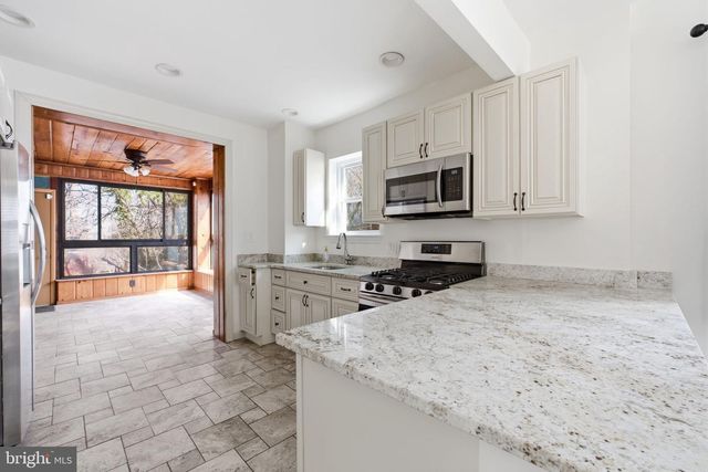 3225 CHESTNUT ST NE, Washington, DC 20018