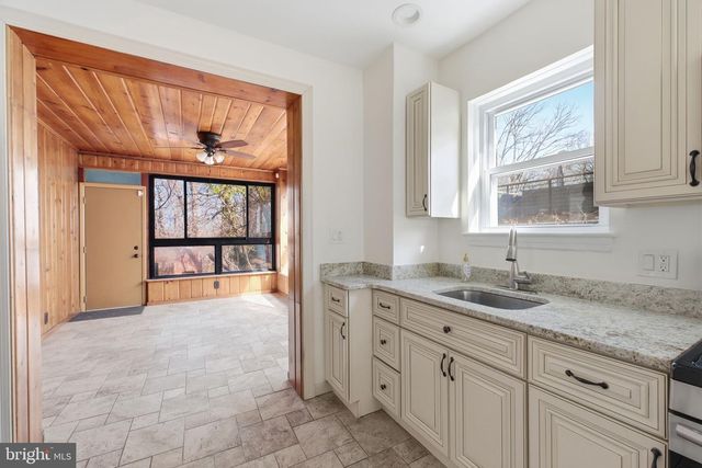 3225 CHESTNUT ST NE, Washington, DC 20018