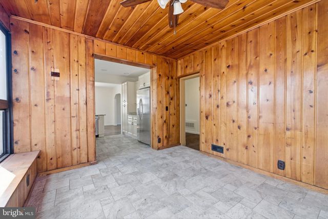 3225 CHESTNUT ST NE, Washington, DC 20018