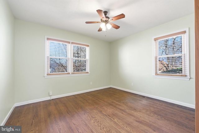 3225 CHESTNUT ST NE, Washington, DC 20018