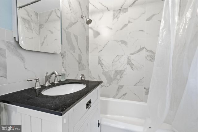 3225 CHESTNUT ST NE, Washington, DC 20018