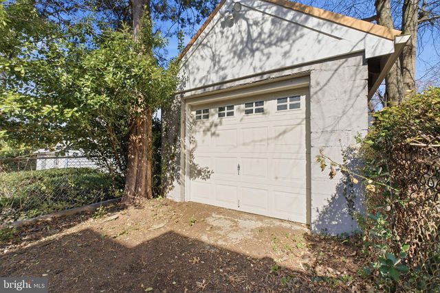 3225 CHESTNUT ST NE, Washington, DC 20018