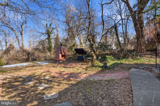 3225 CHESTNUT ST NE, Washington, DC 20018