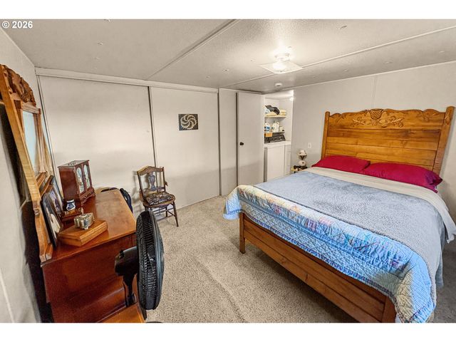 2300 Se 82ND Ave 26, Portland, OR 97216