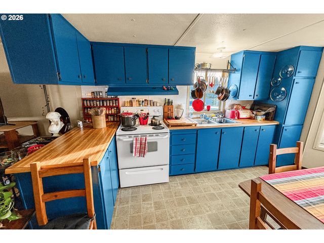 2300 Se 82ND Ave 26, Portland, OR 97216