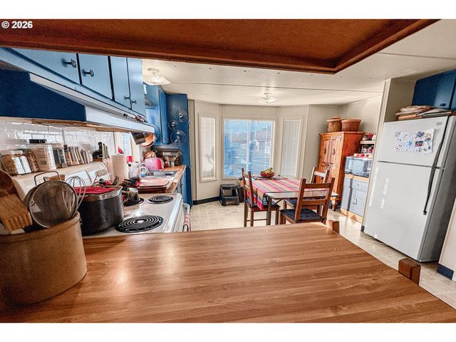 2300 Se 82ND Ave 26, Portland, OR 97216