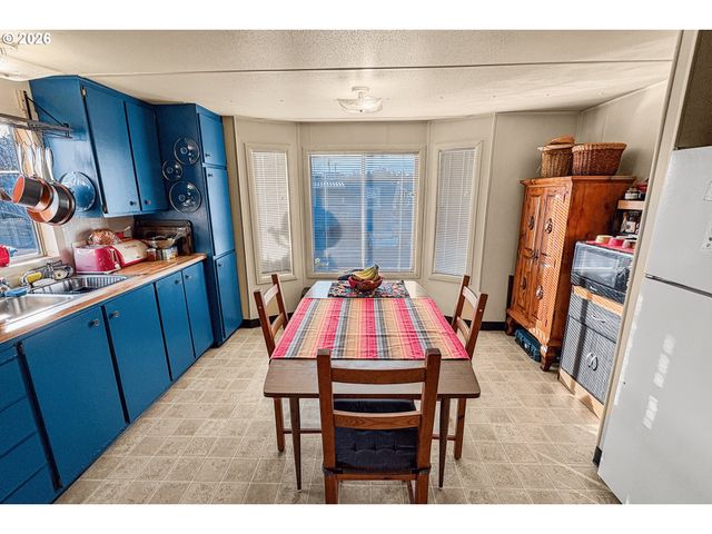 2300 Se 82ND Ave 26, Portland, OR 97216