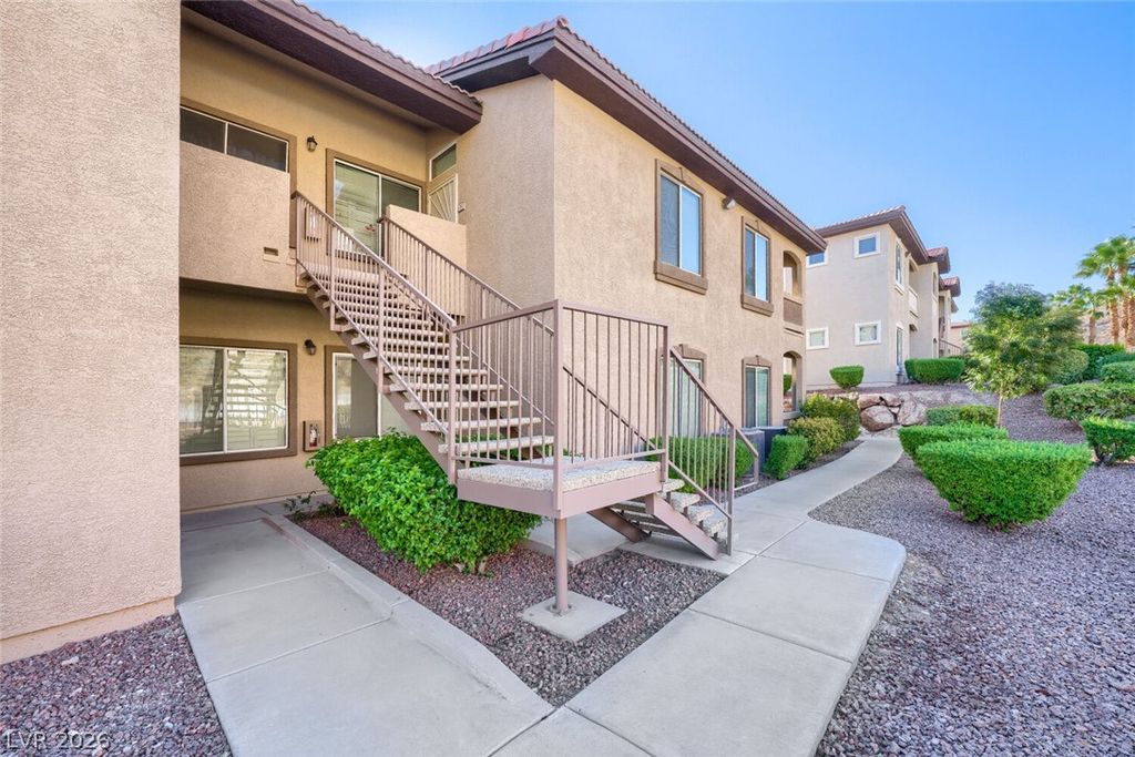 3545 Cactus Shadow Street 203, Las Vegas, NV 89129 — photo 2