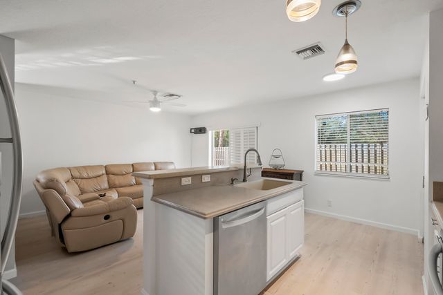 324 SE Bloxham Way, Stuart, FL 34997