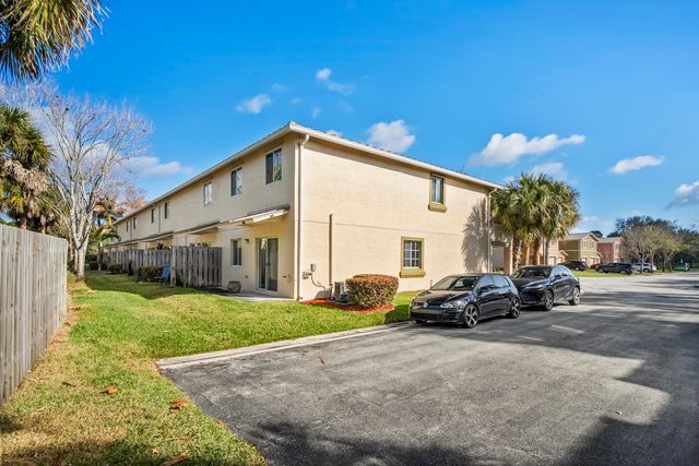 324 SE Bloxham Way, Stuart, FL 34997